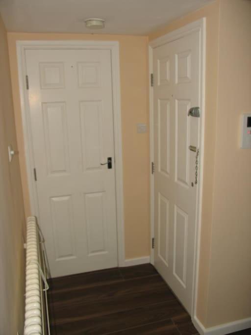 Modern Cosy Private Studio, Wifi, Ip-Tv, Must See Romford Exterior foto