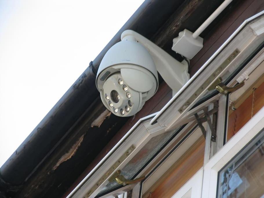 Modern Cosy Private Studio, Wifi, Ip-Tv, Must See Romford Exterior foto