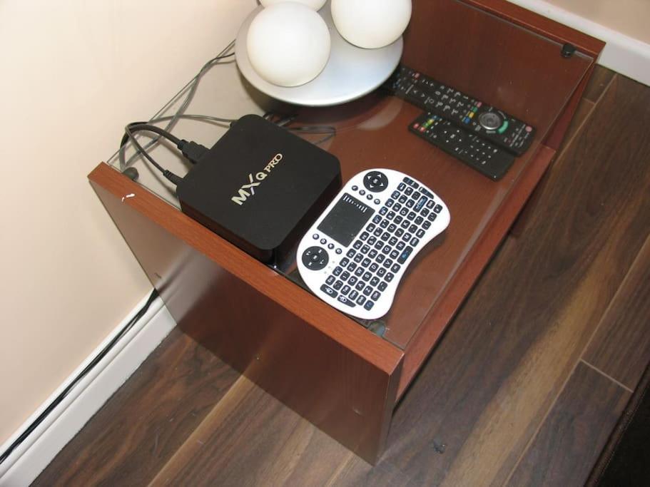 Modern Cosy Private Studio, Wifi, Ip-Tv, Must See Romford Exterior foto